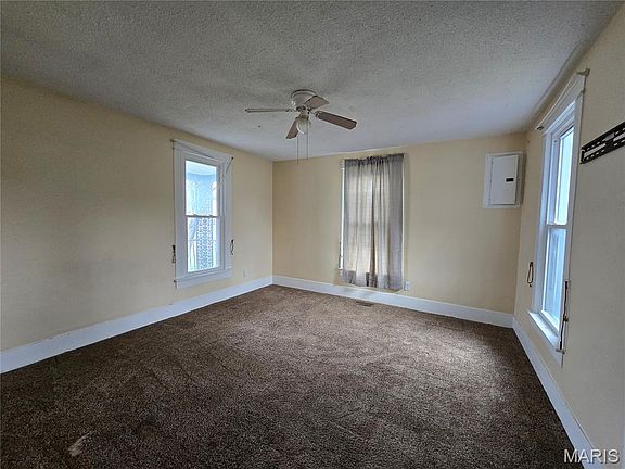 3rd image of 303 Greer Ave