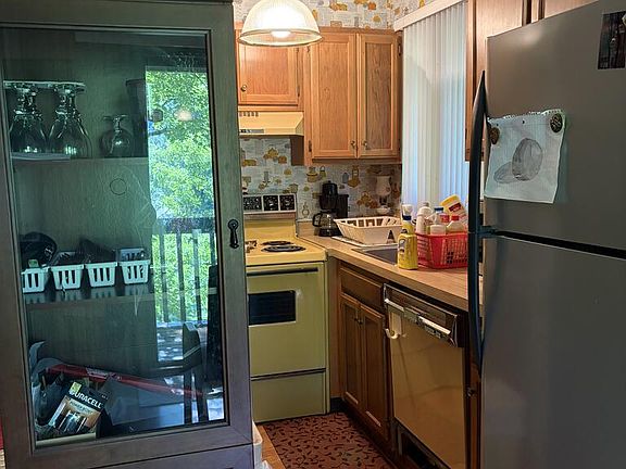 5th image of 164 Cook Ln