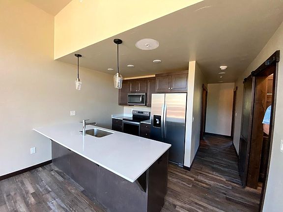 5th image of 360 Fox Springs Cir #303