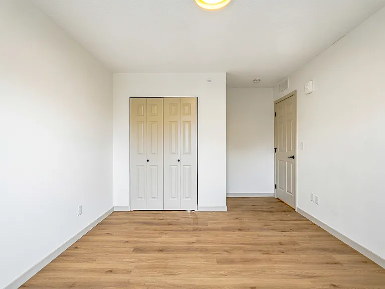 816 6th St SE #1 — Photo 16