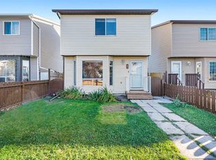 47 N Martindale Mews NE, Calgary, AB T3J 2V5