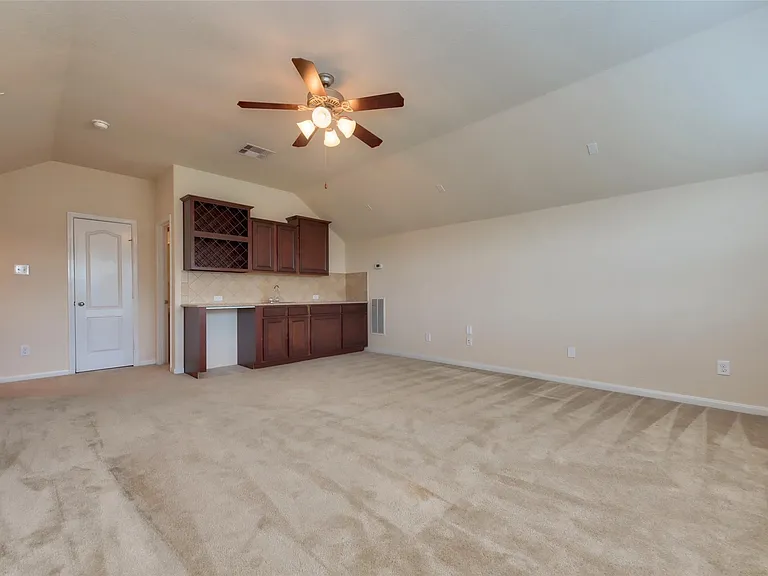 6906 Patterson Dr — Photo 22