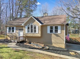 15 Indian Woods Dr NE, Rydal, GA 30171