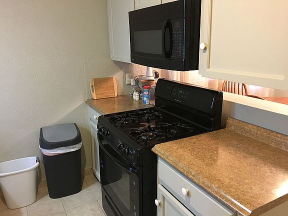 4th image of 7602 Loganberry Dr