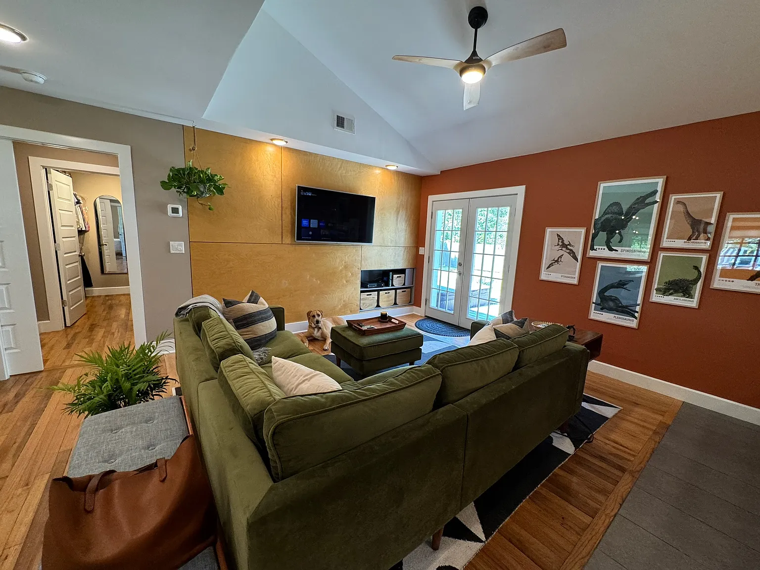 1105 Pauline Ave — Photo 3
