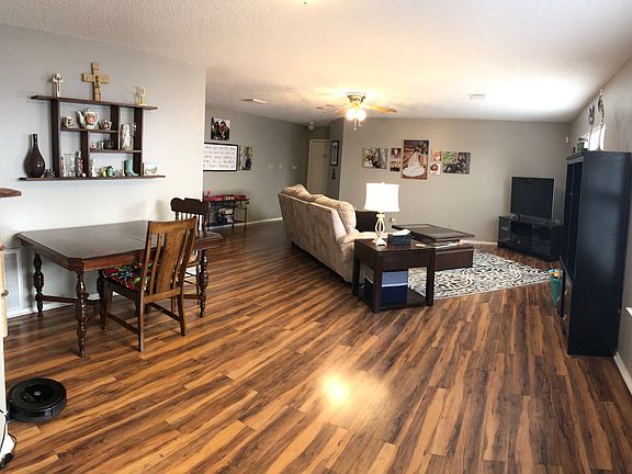 5th image of 7808 Pecan Hts
