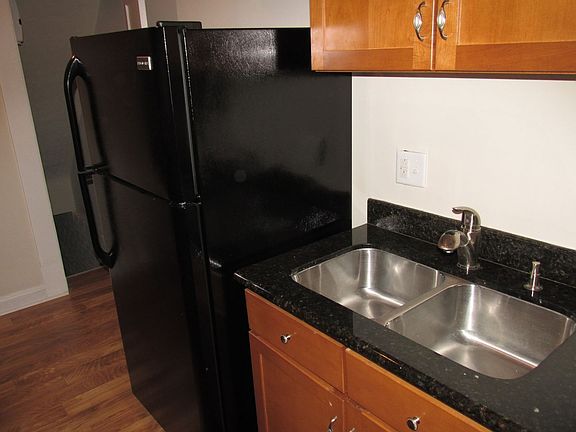 5th image of 403-409 Chittenden Ave #403