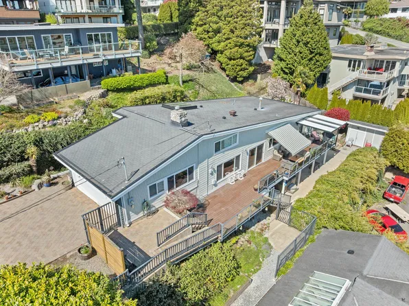 15535 Royal Ave, White Rock, BC V4B 1N5