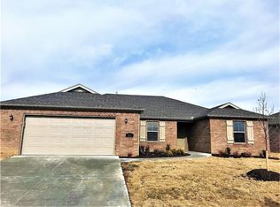 508 Eagle Dr NE, Gravette, AR 72736