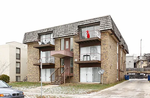 1321 Wilmot Photo 1