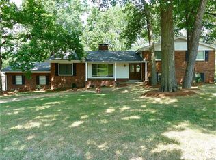 10253 Thornwood Dr, Saint Louis, MO 63124