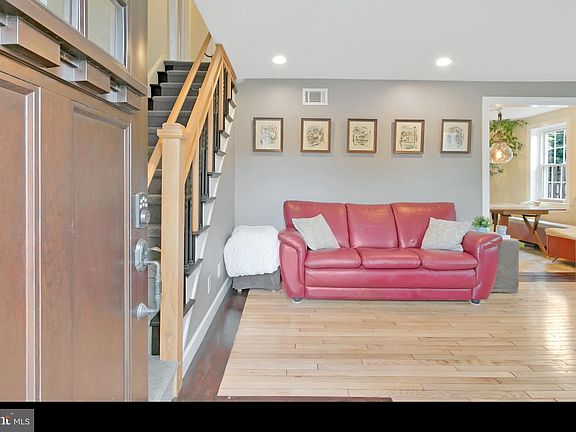 5th image of 23 N Stuyvesant Dr