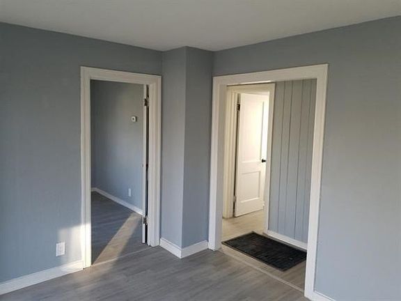 4th image of 1704 Barton Blvd