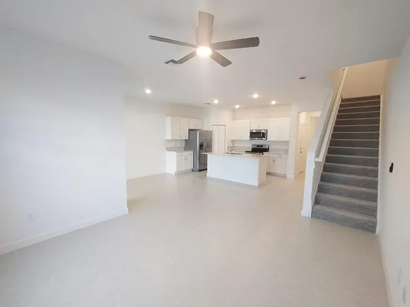 4328 Pond Lily Ln, Lake Worth, FL