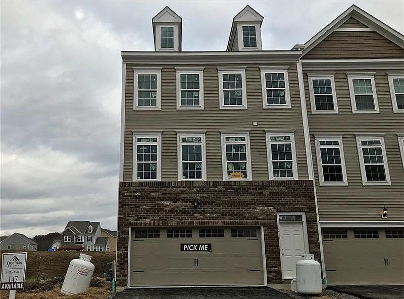 1st image of 218 Eagle Dr