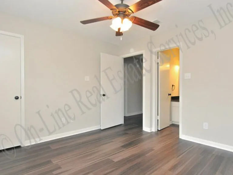 701 Balcones Dr #64 — Photo 11