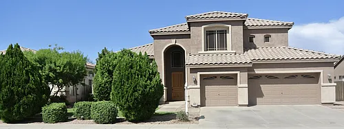 672 W Raven Dr Photo 1