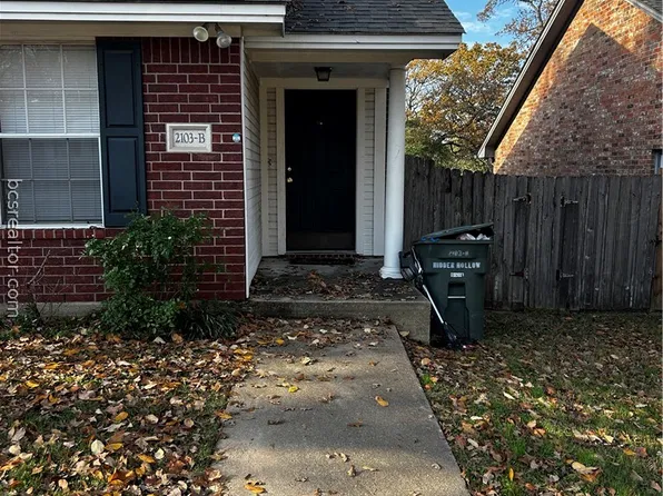 2103 Hidden Hollow Cir #B, Bryan, TX 77807