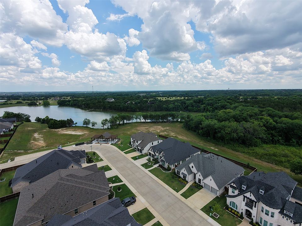 1st image of 2834 Midlake Dr