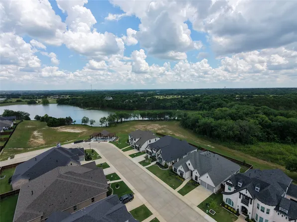 2834 Midlake Dr, Midlothian, TX 76065