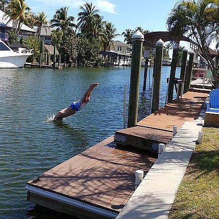 Diving  80 ft boat dock