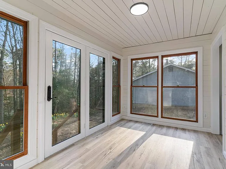 12403 Ridge Rd — Photo 7