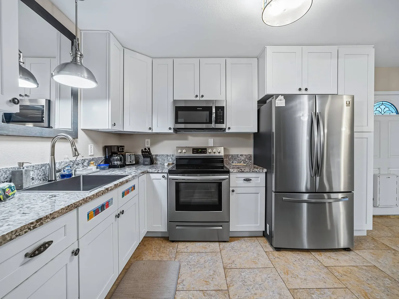 1 bed, 760 sqft, $1,300 — Photo 3