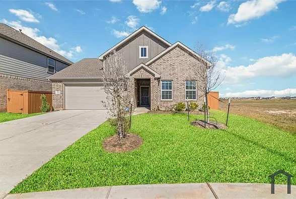 5 bed, 2818 sqft, $3,350 — Photo 2