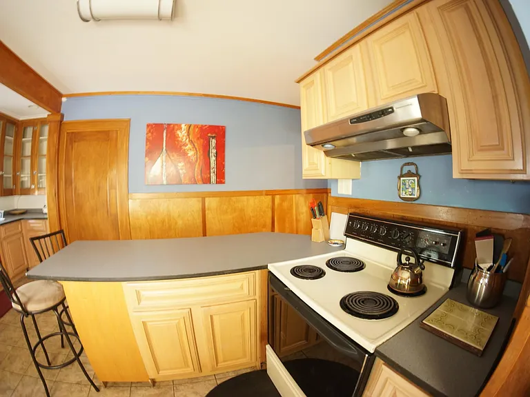 121 Crittenden Blvd — Photo 9