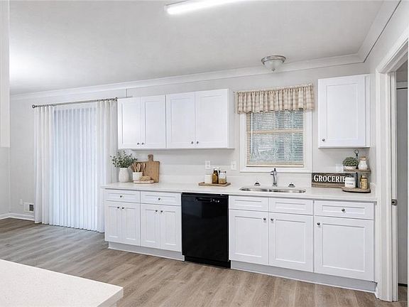 3rd image of 2588 Elkhorn Dr