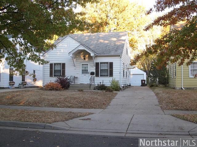 1st image of 1594 Fernwood St
