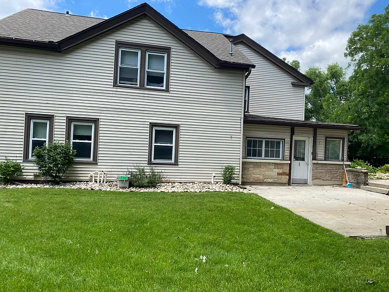 640 McHenry St #1 — Photo 2