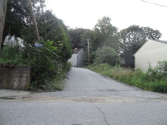 5th image of 13 Market St