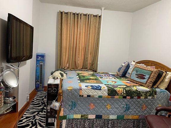3rd image of 32-86 30th Street #1