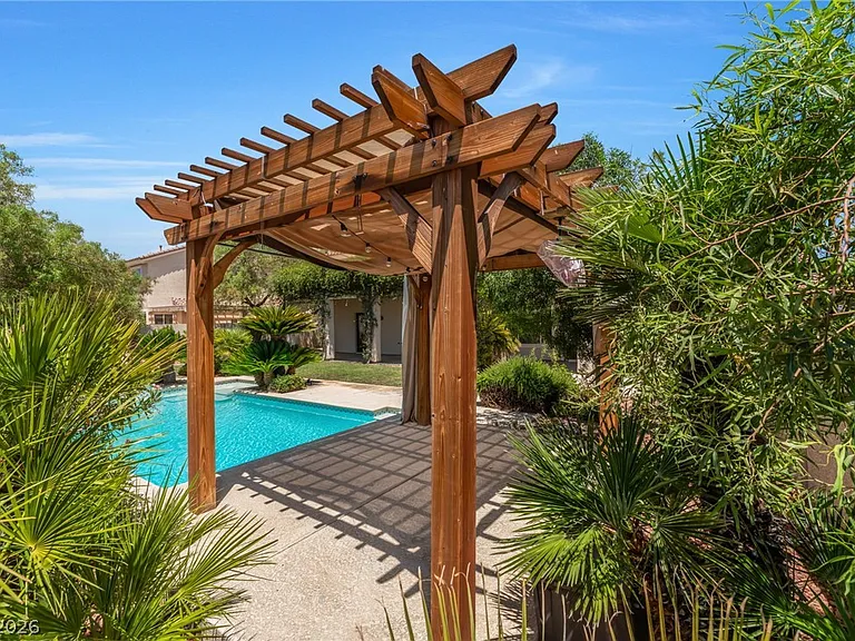 9675 Irvine Bay Ct — Photo 42