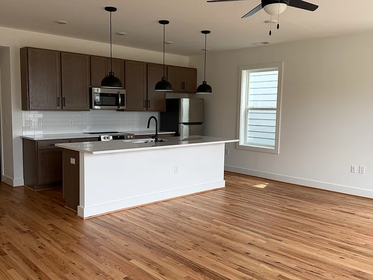 903 Bainbridge St #B — Photo 4