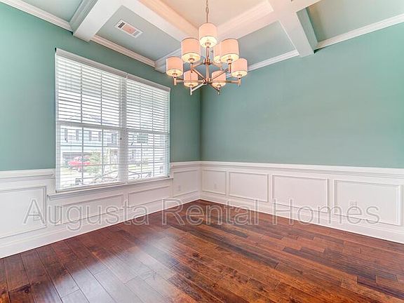 4th image of 2504 Kari Ln