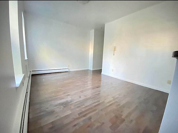 5th image of 119 15th St APT 2B