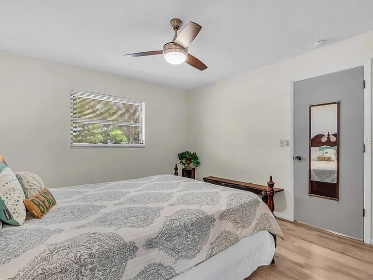 331 Burke Rd — Photo 21