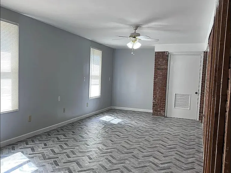 1916 Patterson Cir — Photo 4