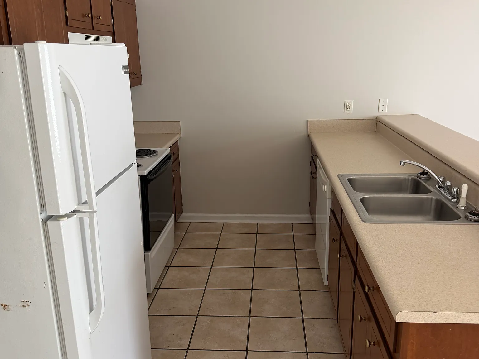 2 bed, 1100 sqft, $925 — Photo 3