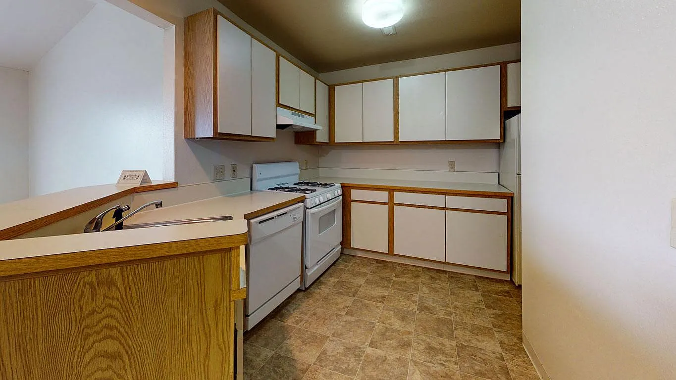 Trappers Cove Apartments — Photo 4