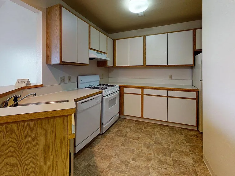 Trappers Cove Apartments — Photo 4