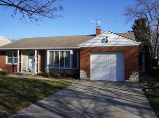 8041 N Elmore St, Niles, IL 60714