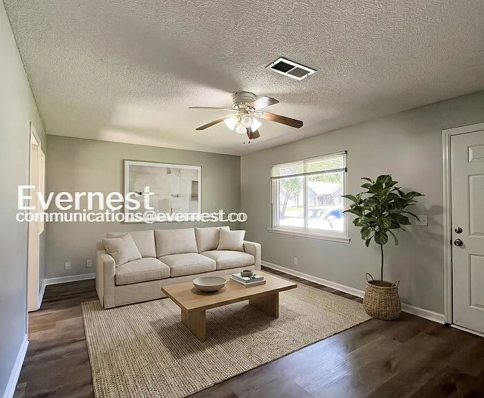 409 Alexander Dr — Photo 4