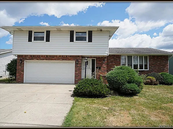 23 Willow Dr, West Seneca, NY 14224