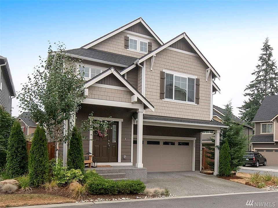 1st image of 715 207th St SW