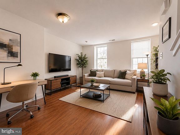 3rd image of 2041 N 15th St