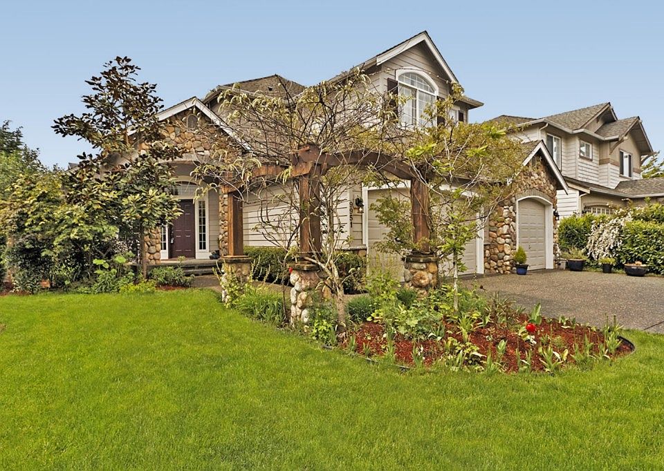 1st image of 9951 229th Ln NE