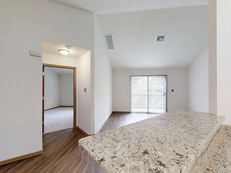 N86W14226 Fond Du Lac Ave #14226 — Photo 6